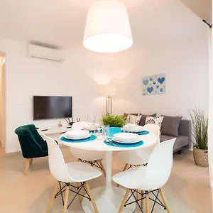  Apartment Pena Center